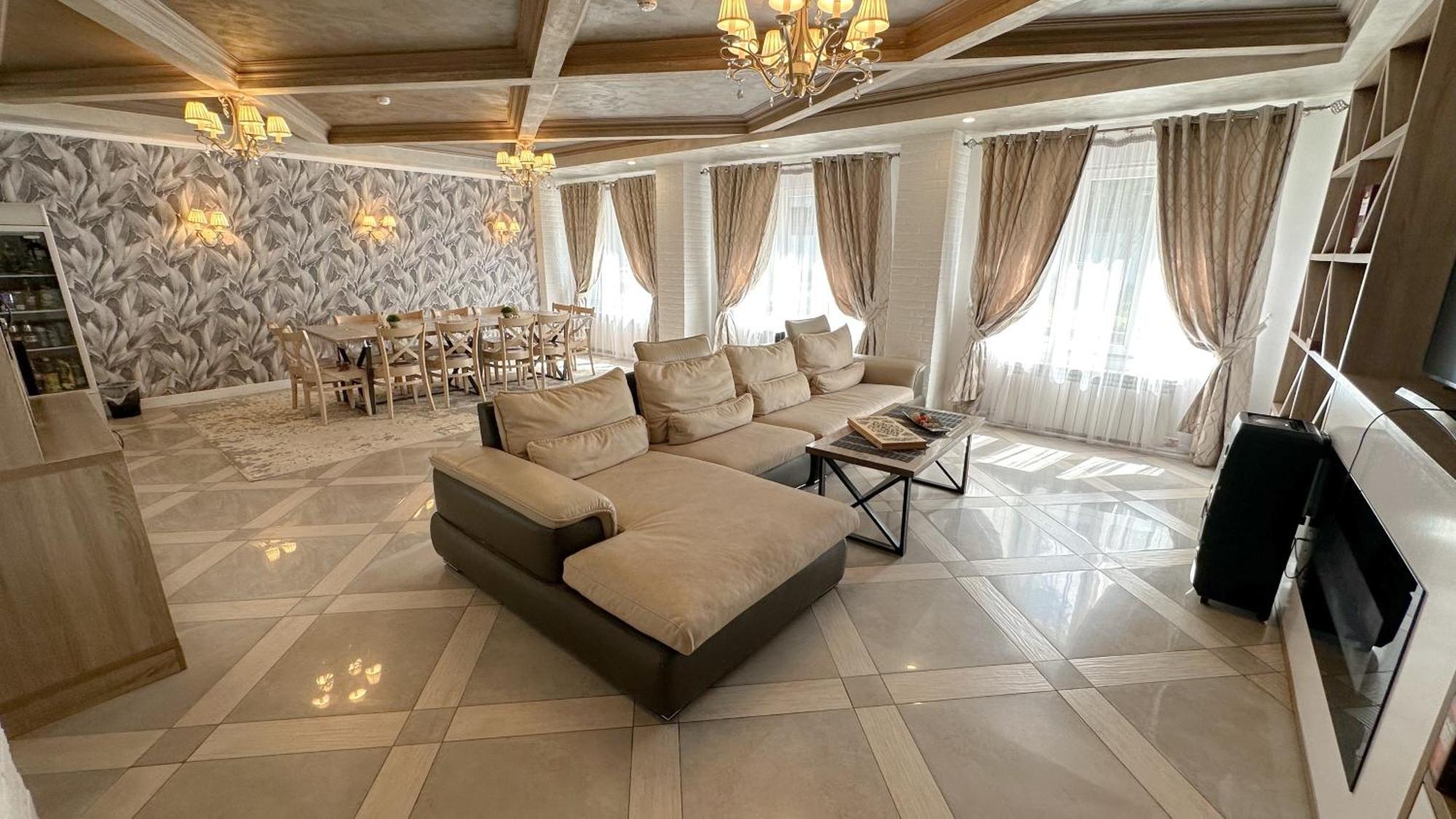 Resident Hotel Алматы Экстерьер фото