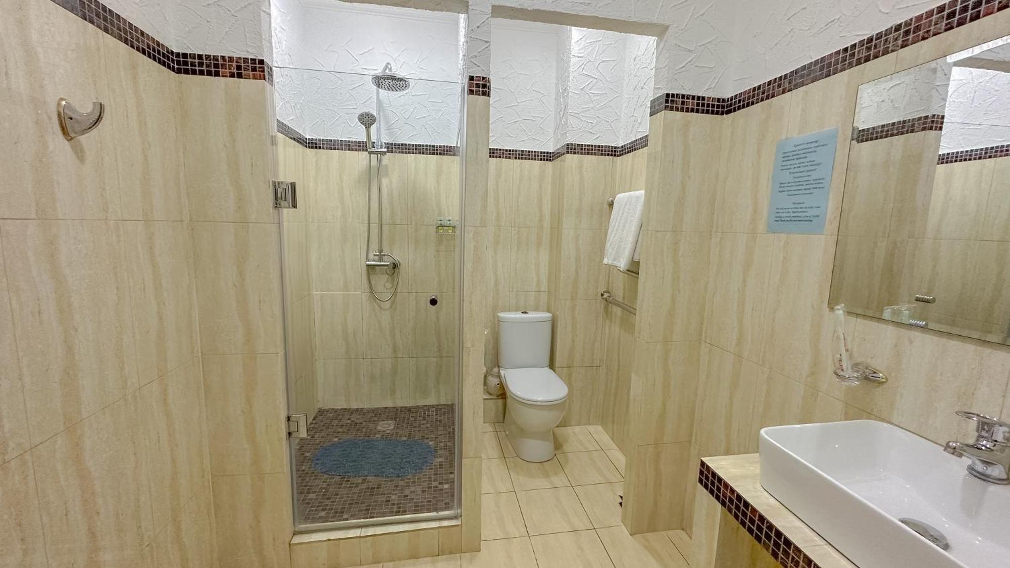 Resident Hotel Алматы Экстерьер фото
