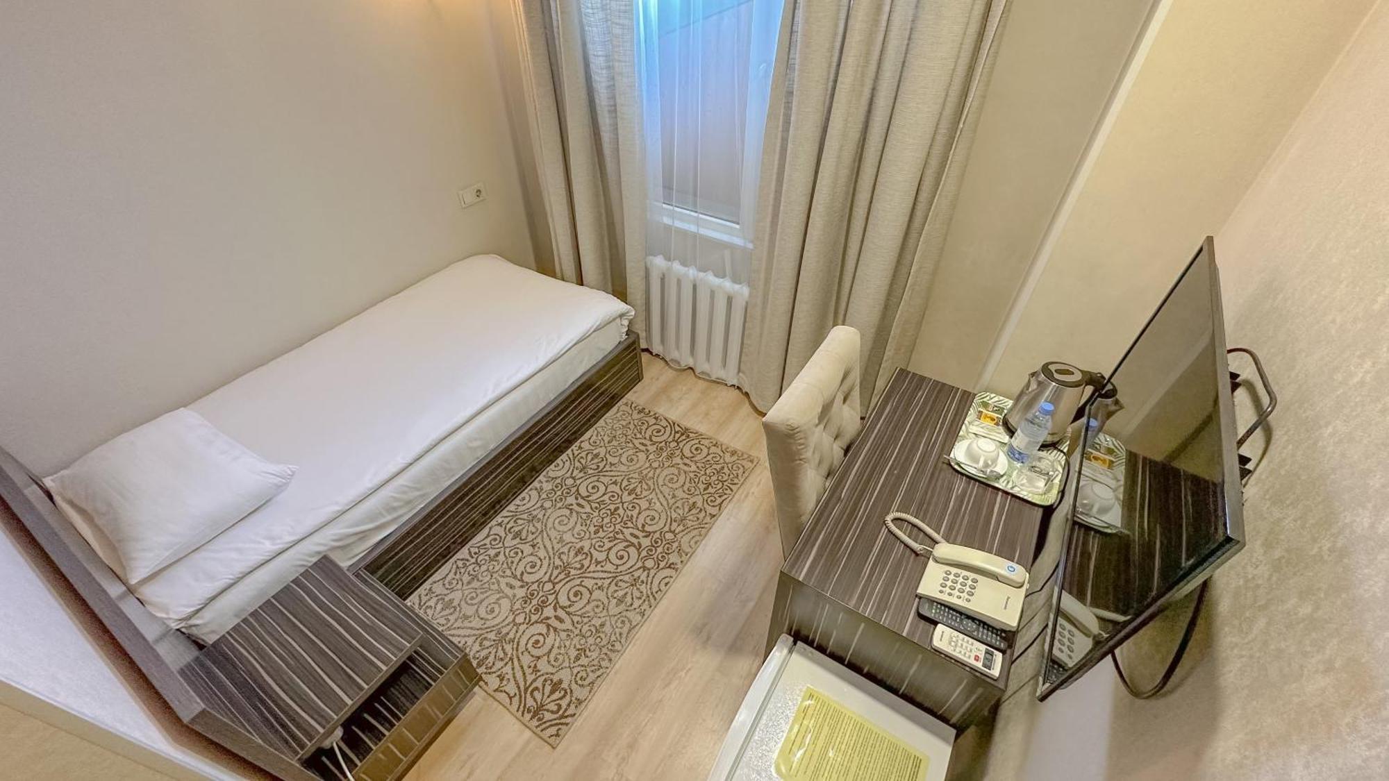 Resident Hotel Алматы Экстерьер фото