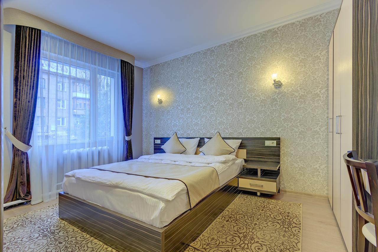 Resident Hotel Алматы Экстерьер фото