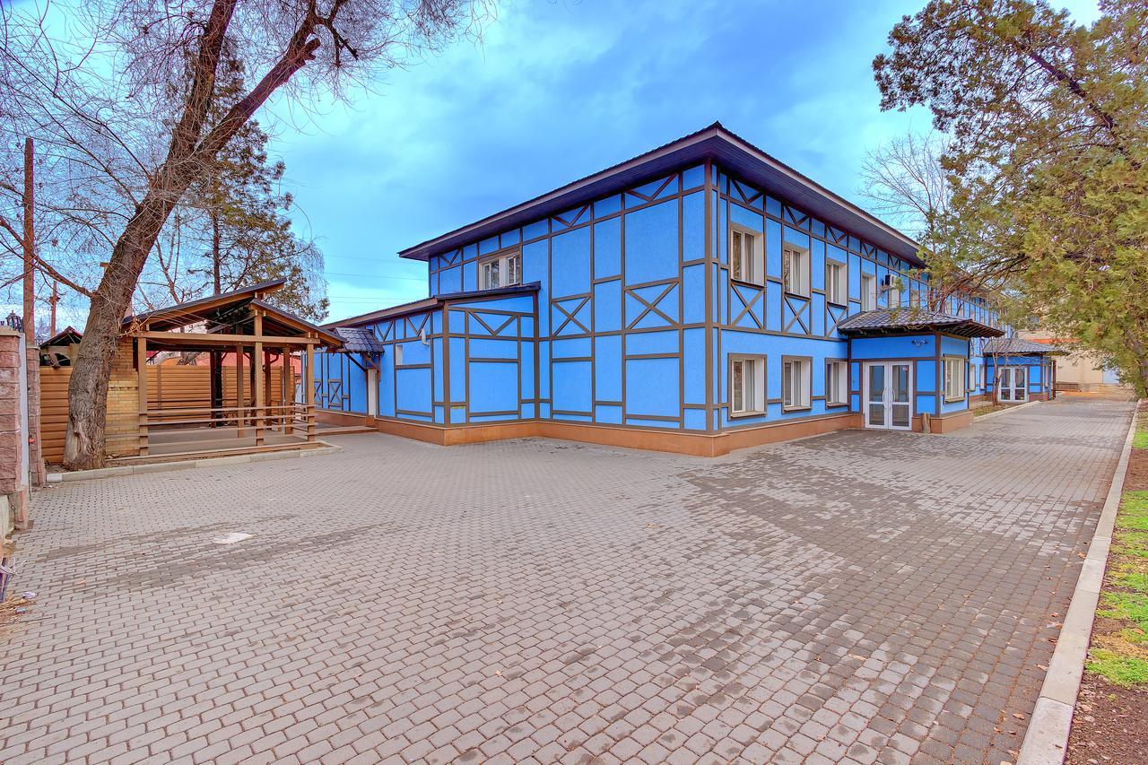 Resident Hotel Алматы Экстерьер фото